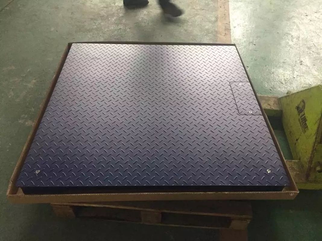 Industrie-Bodenwaage mit Rampenzugang und hochpräzisen Lastzellen